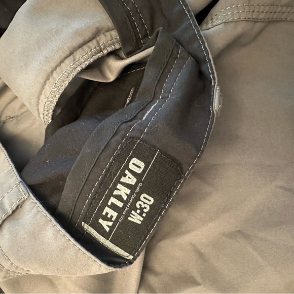 Oakley Gray Cargo Shorts Relaxed Fit Mens Small 30 - Picture 7 of 7